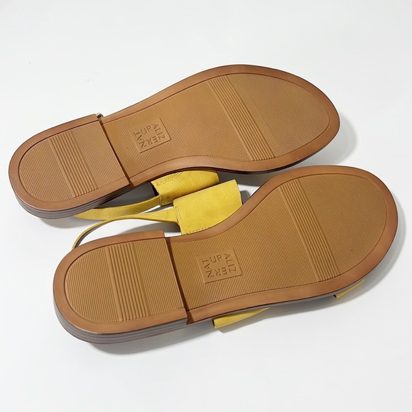 NATURALIZER Fairfax Sunset Yellow Faux Leather Sandals Size 8.5 - Picture 6 of 9